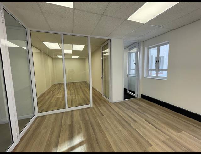 376M² OFFICE TO LET IN BRYANSTON